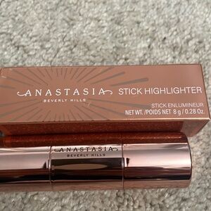 Anastasia Stick Highlighter in Bubbly